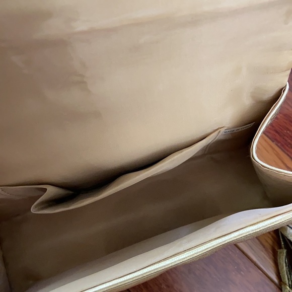 Gold Purse and match Shoes - Picture 4 of 7